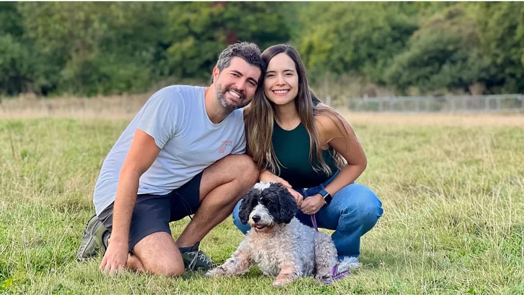 Caro y Juanfe con kelpie en Londrés