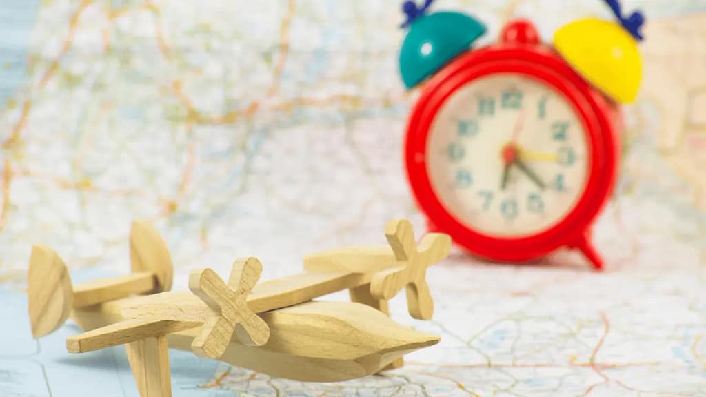 Cómo evitar el jet lag en vuelos largos — tips que funcionan