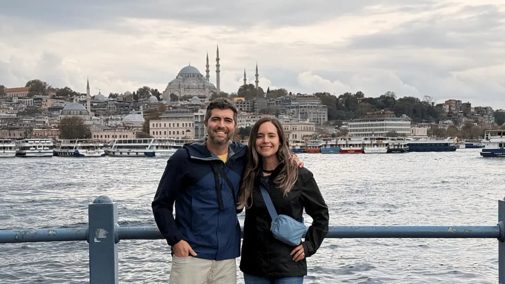Estambul Turquía — mezquitas y el Bósforo