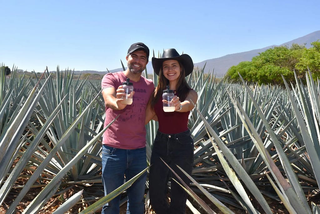 Caro y Juanfe en el tour de tequila express de Mundo cuervo