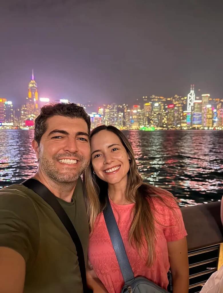 caro y juanfe en hong kong